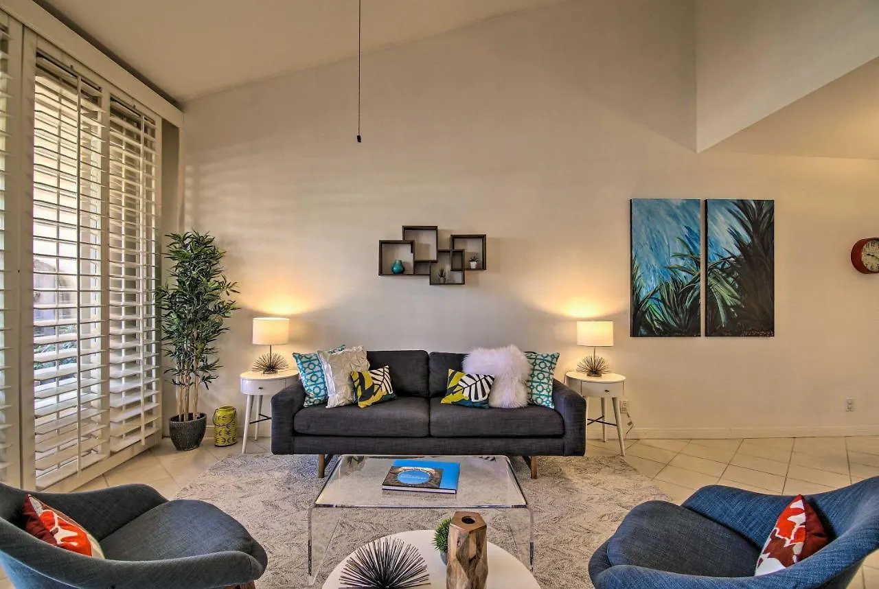 Vila Modern Palm Springs Gem - Pool Access And Mtn Views